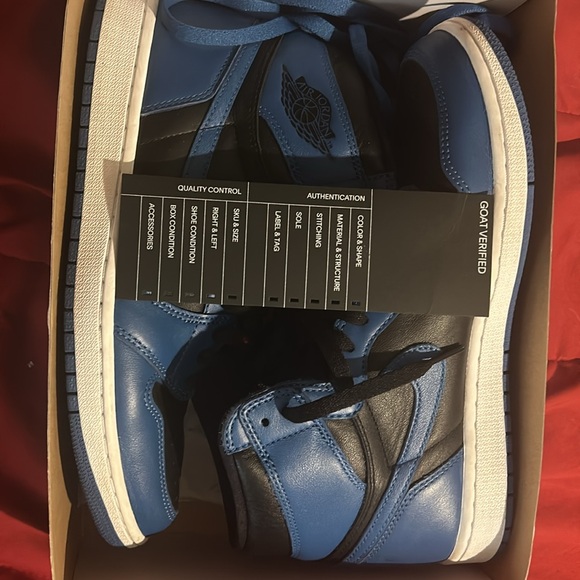 91/2men Jordan 1 royal blues wore a few times like new - Picture 5 of 5